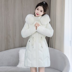 여성용 레드 롱 다운 재킷 패딩 털 후드 디자인 겨울 아웃웨어 와이드 핏 따뜻함 여성스러운 코디 완성 연출용 데일리룩 빅사이즈 포켓 디자인