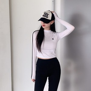 시크블랙 여성용 베리멜 반목 팔 라인 크롭 래쉬가드 cpbw90k44