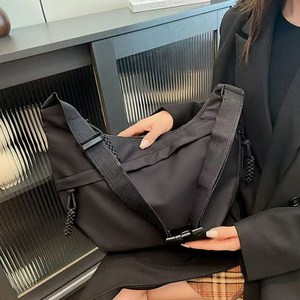ZOZI 크로스백 대용량 에코백 남여공용 호보백 여행용 슬링백 가벼운 반달백 일상용 숄더백